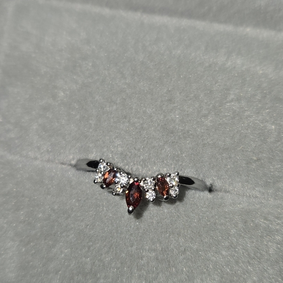 Jewelry - Size 7 Red And Silver Ring